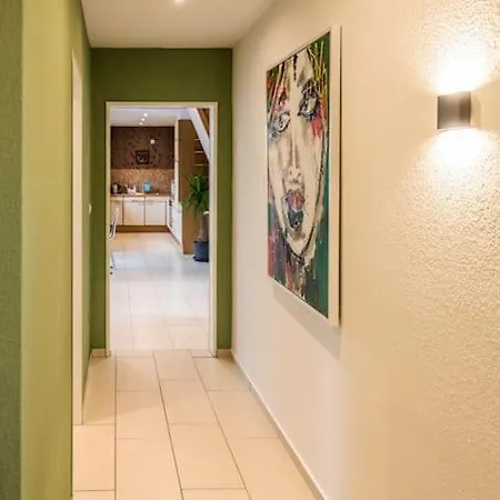 Charmante City Mit Whirlpool& Parkplatz Apartmán *